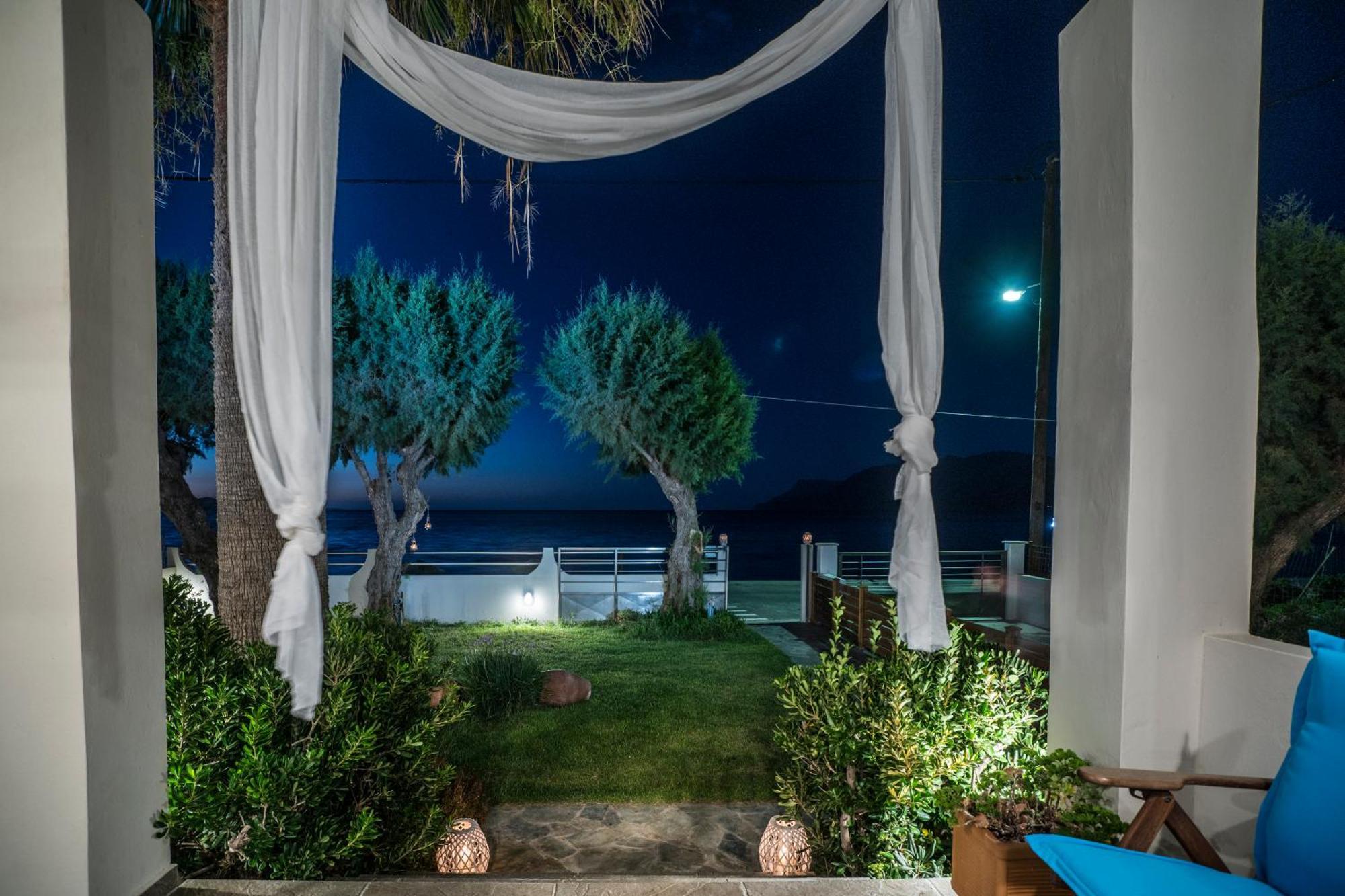 Big Blue Exclusive Beachfront Villa Kissamos Bagian luar foto