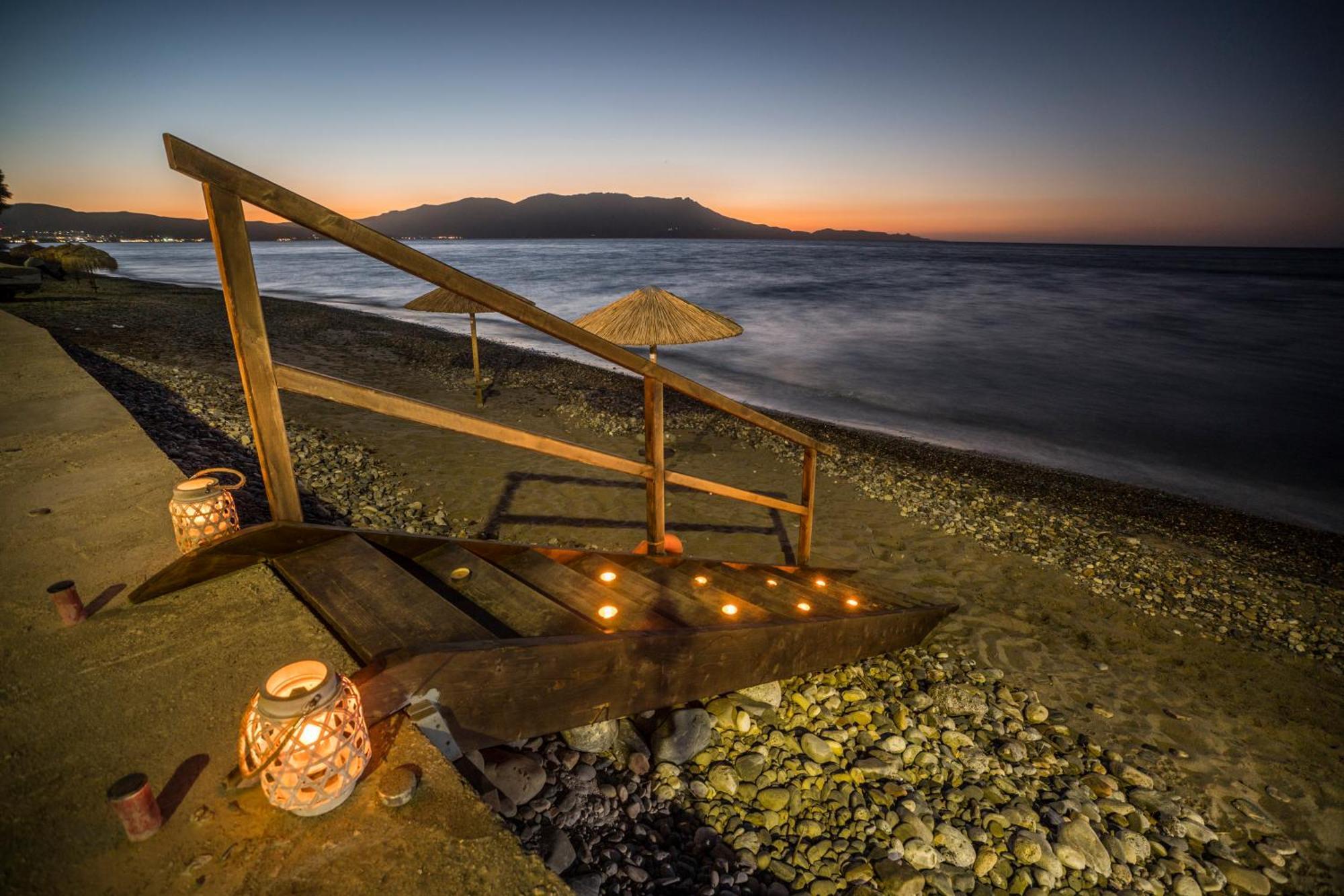 Big Blue Exclusive Beachfront Villa Kissamos Bagian luar foto