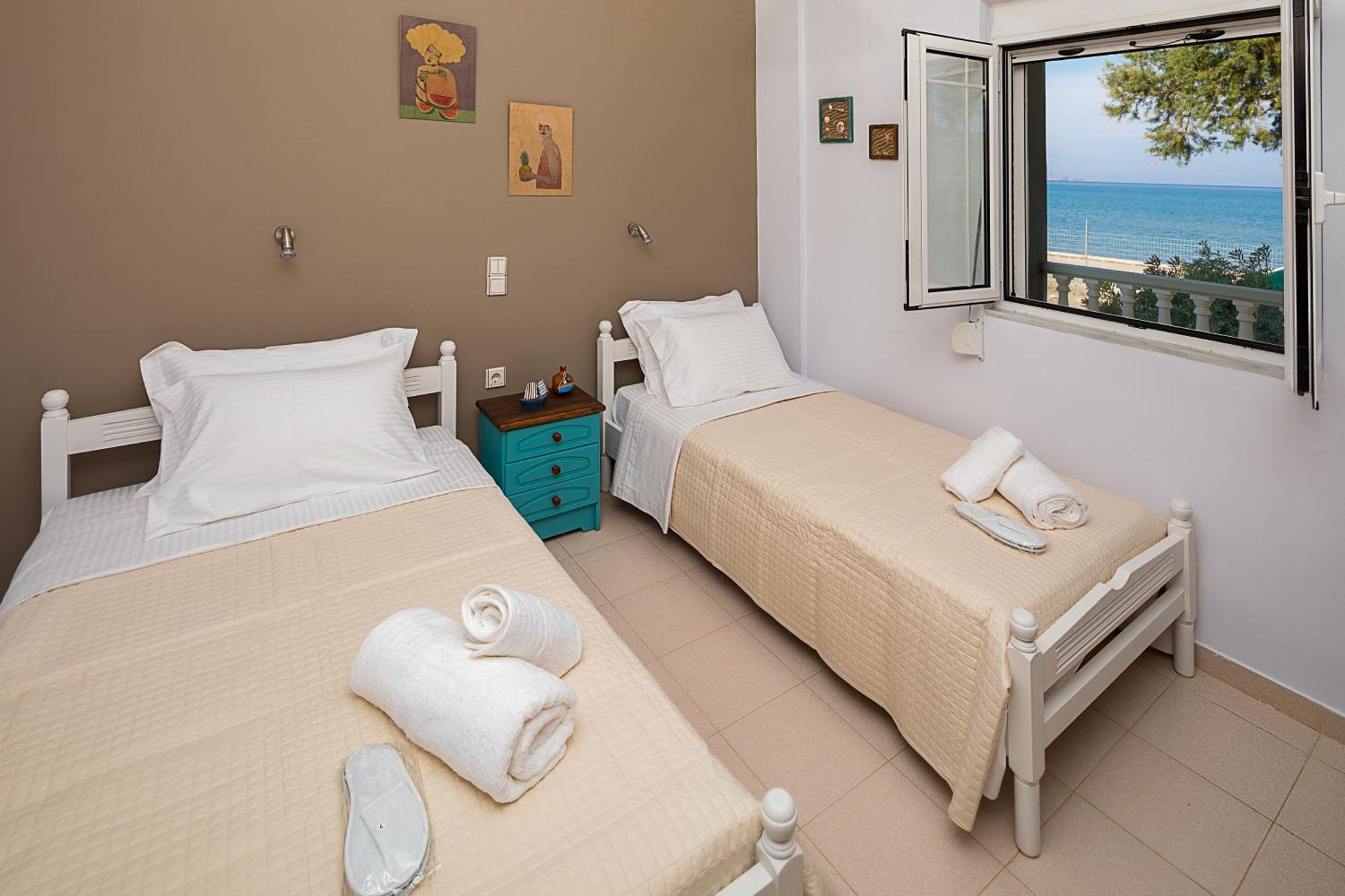 Big Blue Exclusive Beachfront Villa Kissamos Bagian luar foto