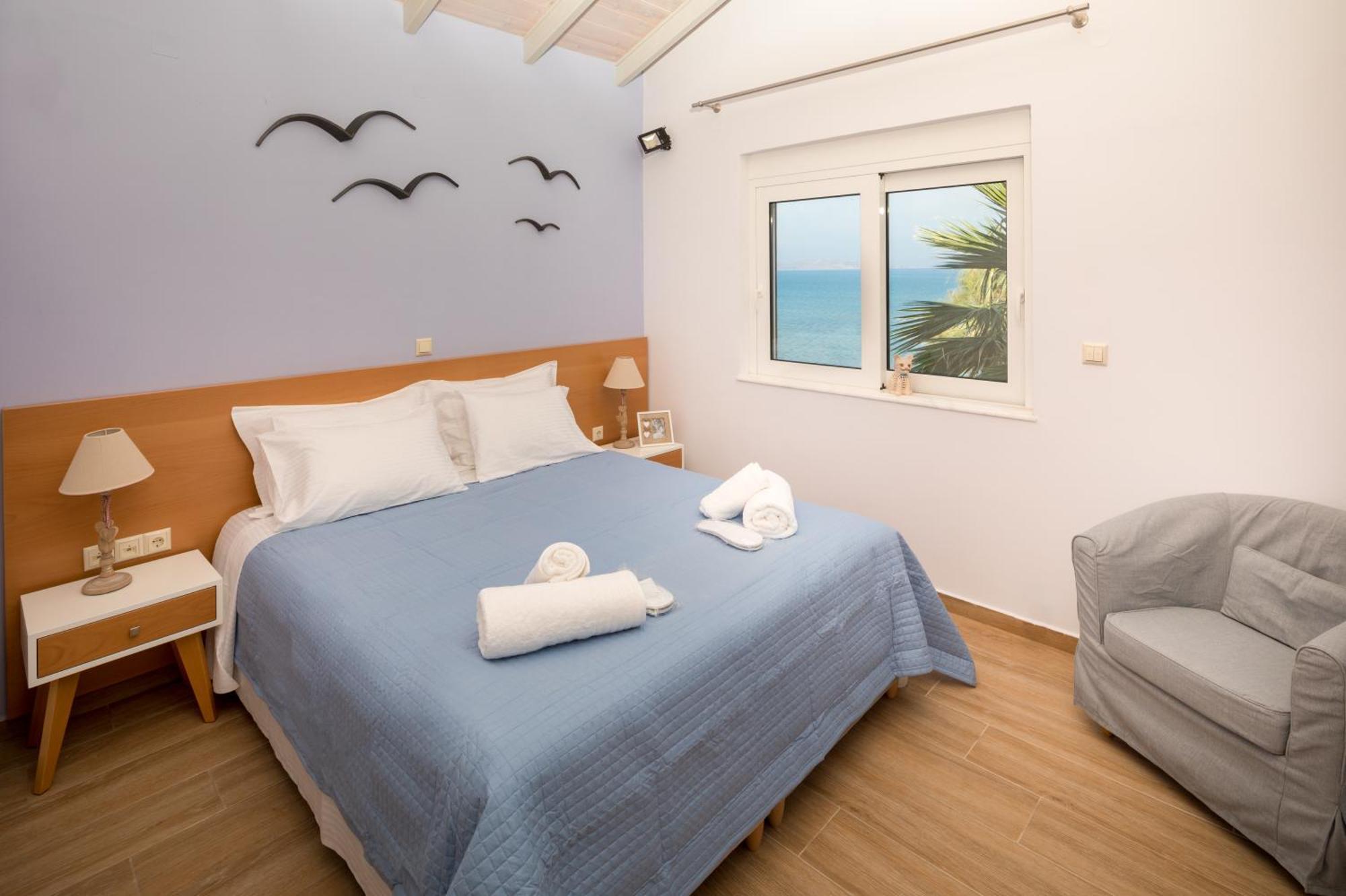 Big Blue Exclusive Beachfront Villa Kissamos Bagian luar foto