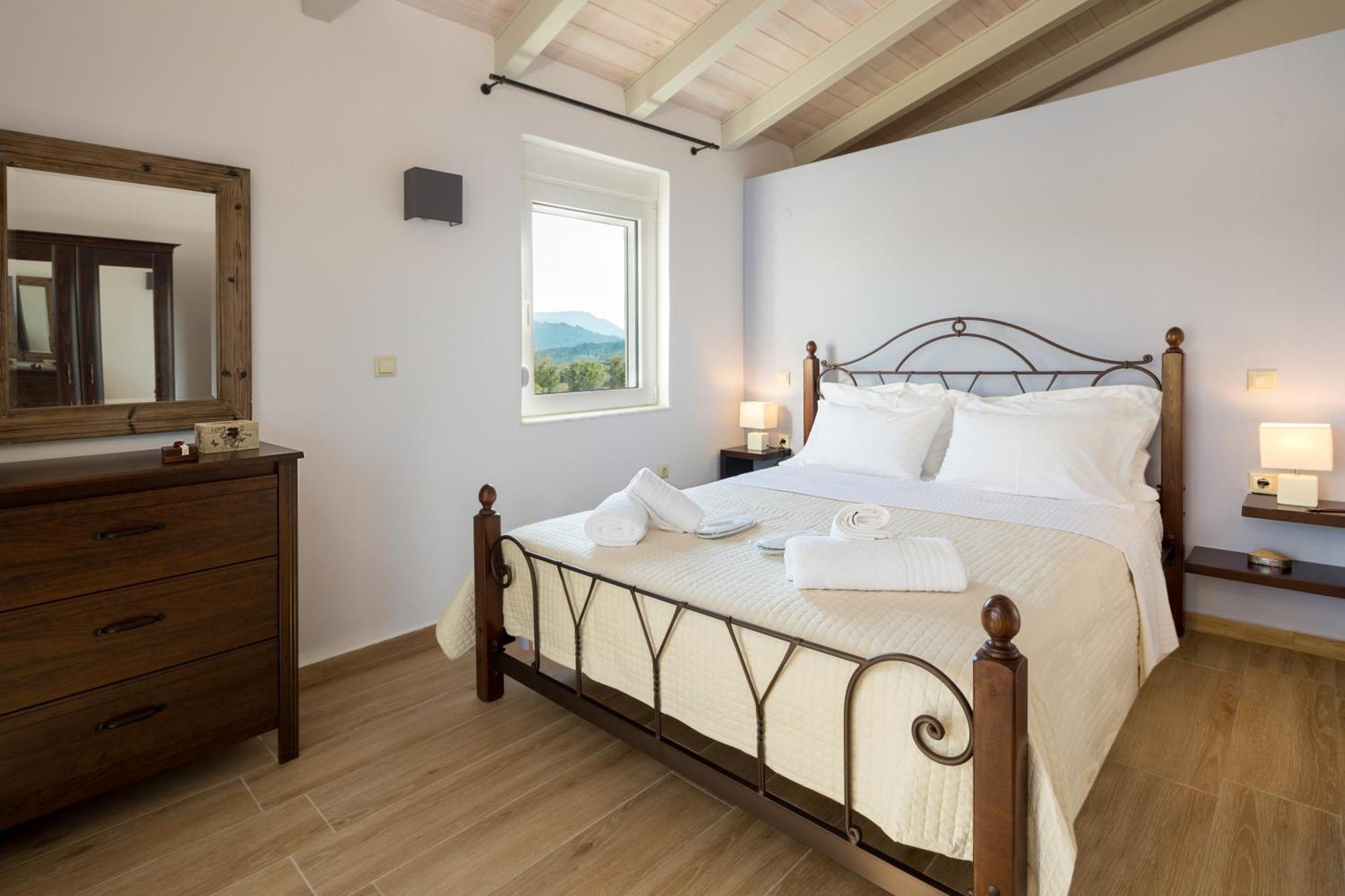 Big Blue Exclusive Beachfront Villa Kissamos Bagian luar foto