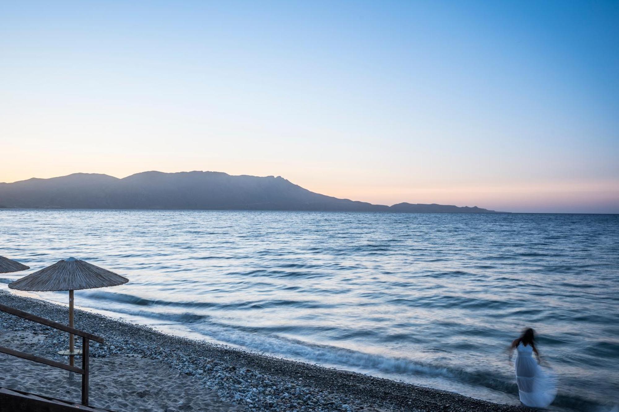 Big Blue Exclusive Beachfront Villa Kissamos Bagian luar foto