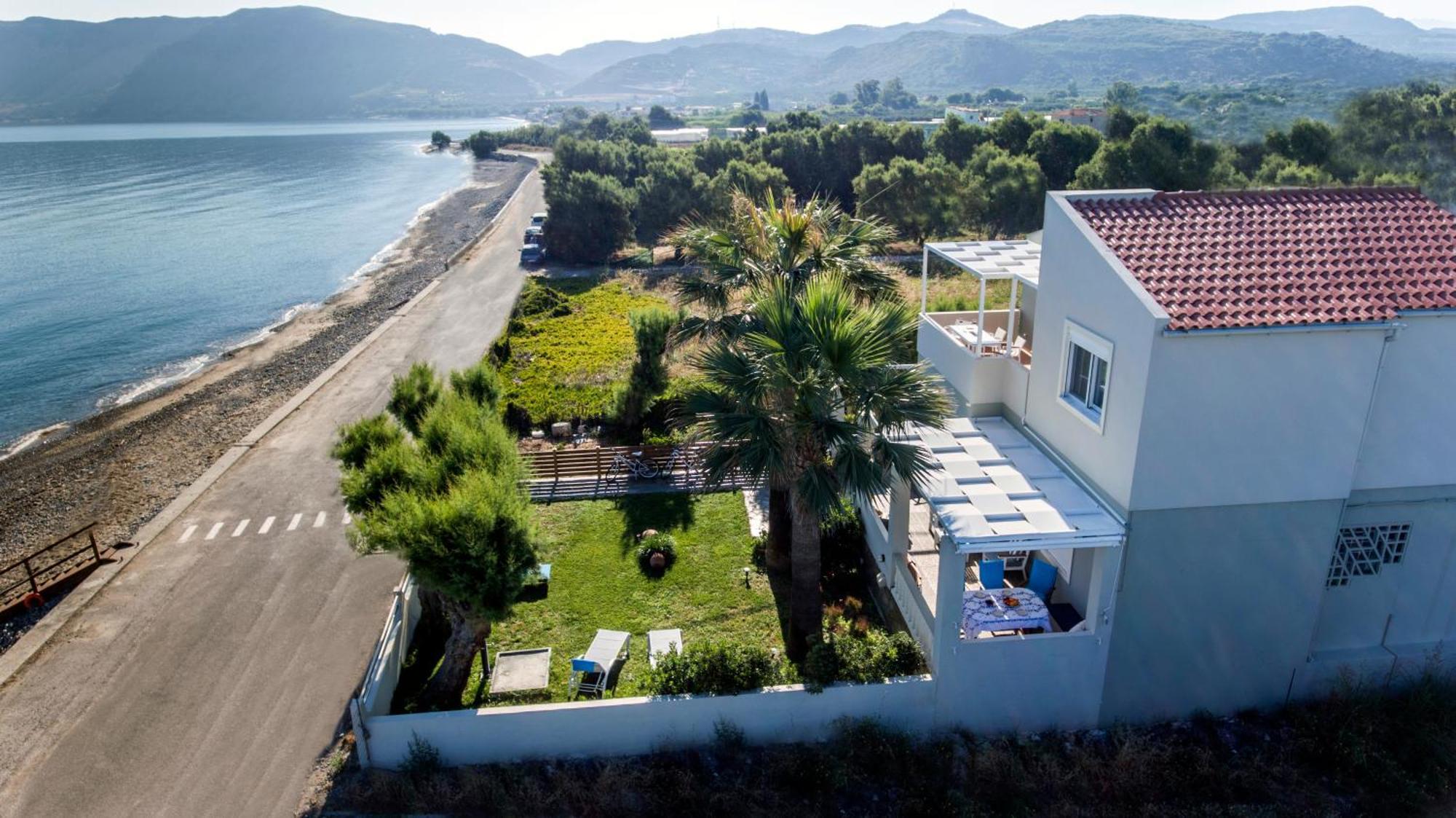 Big Blue Exclusive Beachfront Villa Kissamos Bagian luar foto