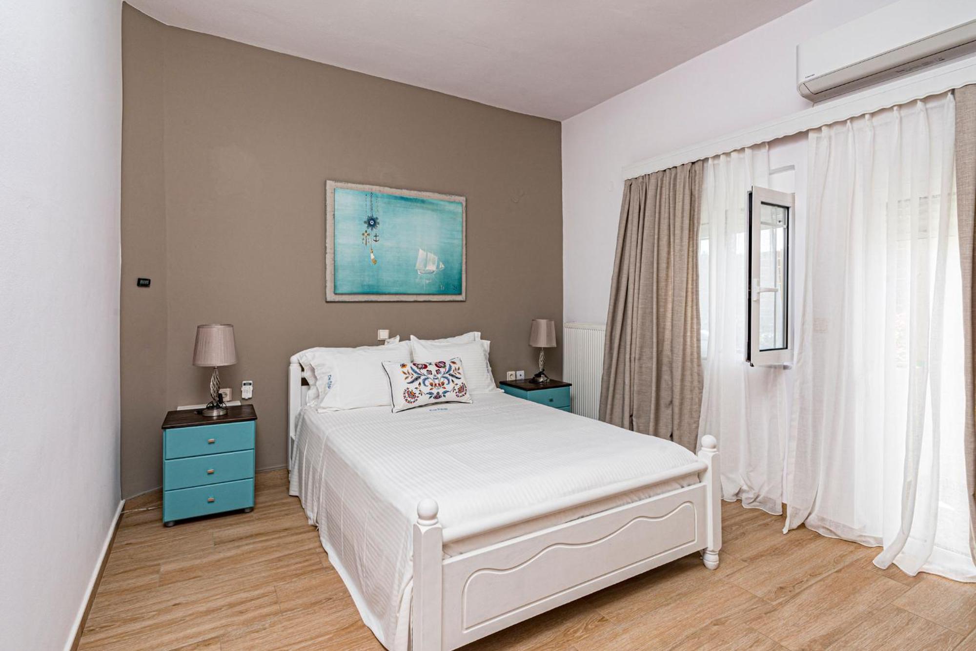 Big Blue Exclusive Beachfront Villa Kissamos Bagian luar foto